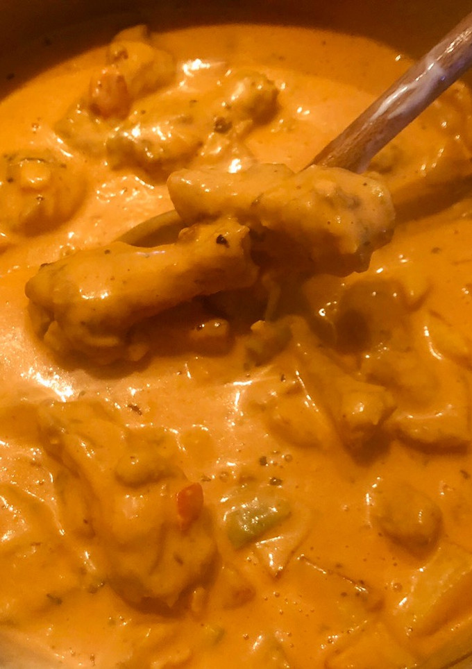 Una foto de Muslitos de pollo en salsa