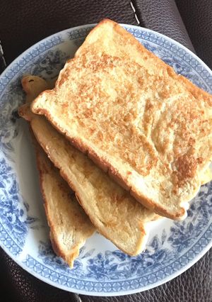 A picture of Cinnamon French Toast.