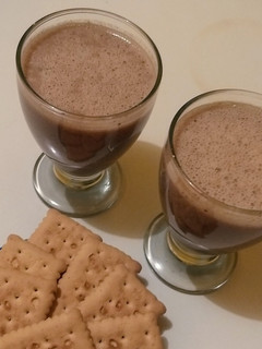 A picture of Banana Smoothie with Oats and Chocolate.