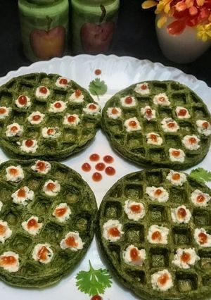 मूंग दाल पालक पनीर वाफ़ल रेसिपी मुख्य फोटो