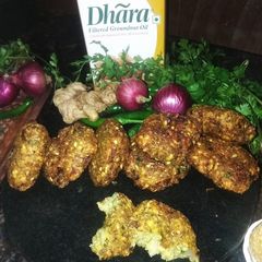 A picture of Moong dal wada.
