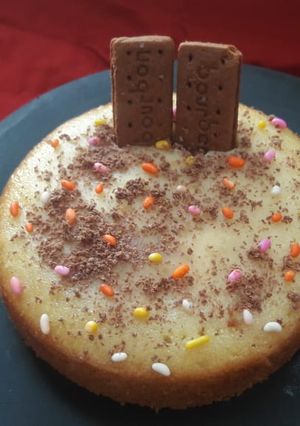 એગલેસ કેક (Eggless Cake Recipe In Gujarati) રેસીપી મુખ્ય ફોટો