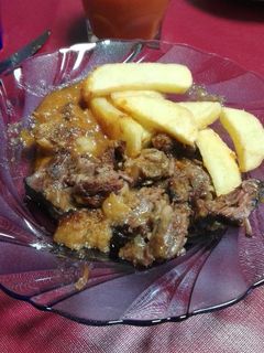 Una foto de Rabo de vacuno en olla de cocción lenta