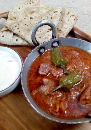 A picture of Mutton Karahi.