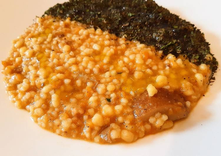 Fregola zucca funghi e cavolo nero