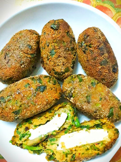 ग्रीन पनीर कटलेट (Green Paneer Cutlet recipe in Hindi) रेसिपी मुख्य फोटो