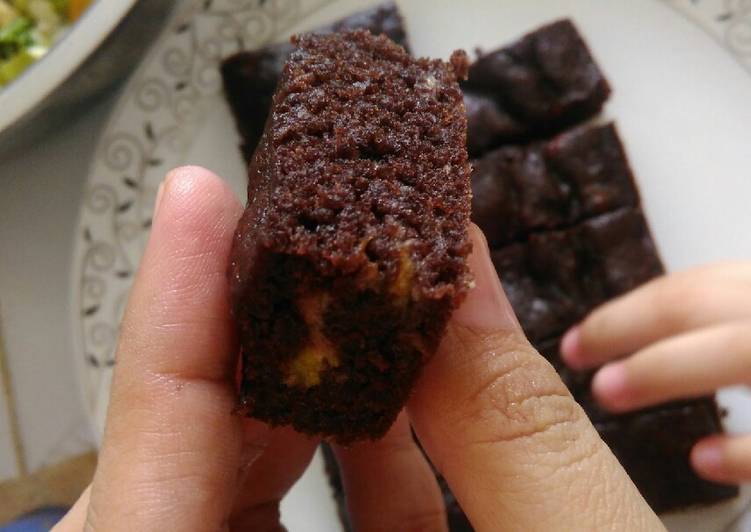 Resep Brownis pisang kukus moist ala JTT #BikinRamadanBerkesan yang praktis