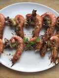 Brochetas de pescado y marisco