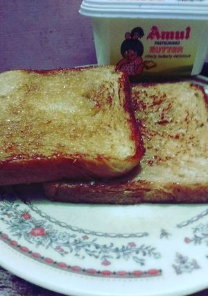 स्वीट बटर टोस्ट (sweet butter toast recipe in Hindi) रेसिपी मुख्य फोटो