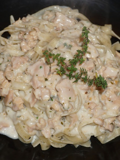 Una foto de FETTUCCINE FRESCO CON SALSA CREMA DE ALMEJAS. JON STYLE