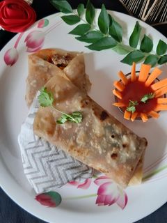 चीज़ी व्हेजी फ्रेंकी (cheese veggie Frankie recipe in marathi) रेसिपी चे मुख्य फोटो