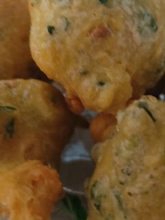 મેથીના ગોટા (Methi Gota Recipe In Gujarati) રેસીપી મુખ્ય ફોટો