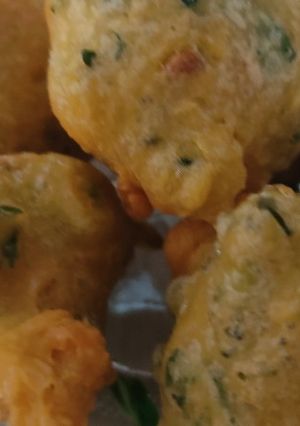 મેથીના ગોટા (Methi Gota Recipe In Gujarati) રેસીપી મુખ્ય ફોટો