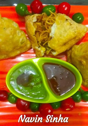 A picture of Chinese Samosa.