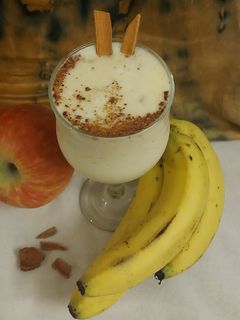 એપલ મિલ્ક શેક (Apple Milk Shake Recipe In Gujarati) રેસીપી મુખ્ય ફોટો