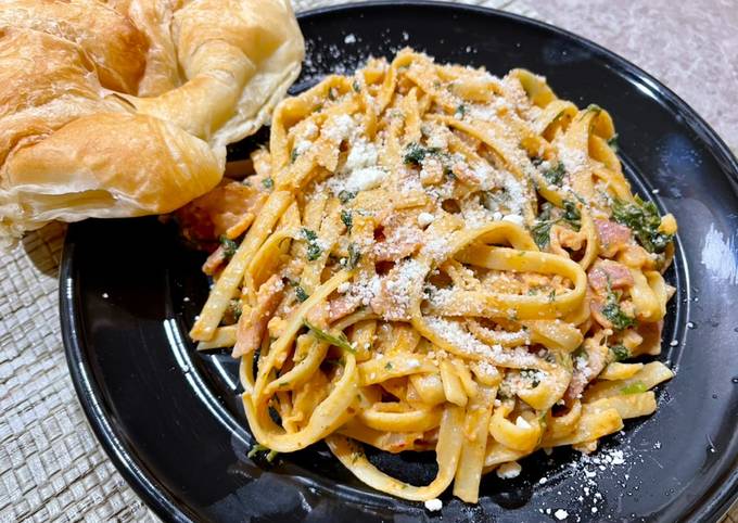 Fettuccini con tocino en crema de chipotle Receta de Karen☀️- Cookpad