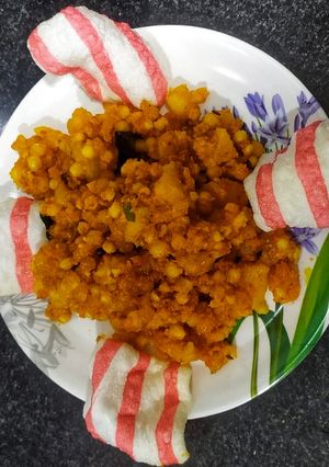 સાબુદાણા ની ખીચડી (Sabudana Khichdi Recipe In Gujarati) રેસીપી મુખ્ય ફોટો
