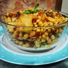 Papri Chana Chaat😋💛 A picture of Papri Chana Chaat😋💛.