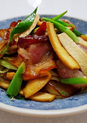 蒜苗豆乾炒臘肉 的食譜成品照片
