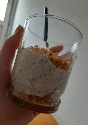 Una foto de Postre "Pudding" de coco, chocolate blanco y chía
