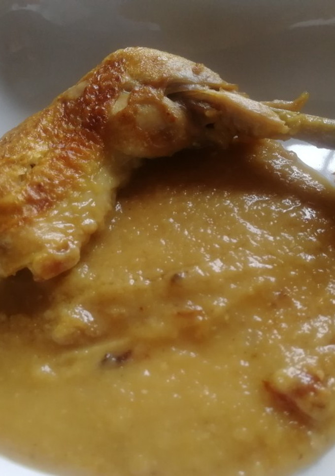 Una foto de Pollo en salsa de pera