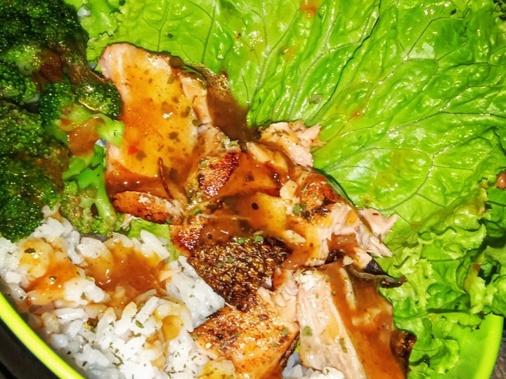 Resep Salmon rice bowl sause garlic Anti Gagal