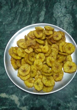 A picture of Raw banana chips.
