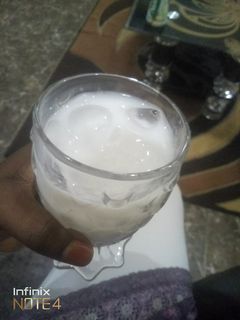 Jus din kwakwa da madara ainihin hoton girkin