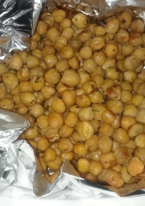 A picture of Roasted chickpeas.