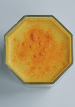 Una foto de Leche dorada: bebida antiinflamatoria sin lácteos y sin gluten