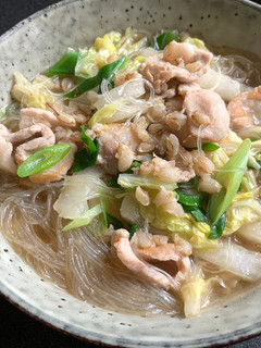 A picture of Pork & Wombok Harusame Soup.