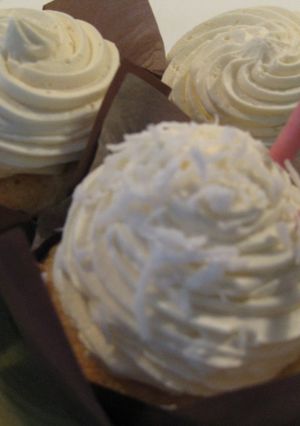 A picture of Coconut Cupcakes.