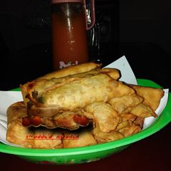 A picture of Spring rolls.