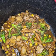Soy sauce chicken & Broccoli A picture of Soy sauce chicken & Broccoli.
