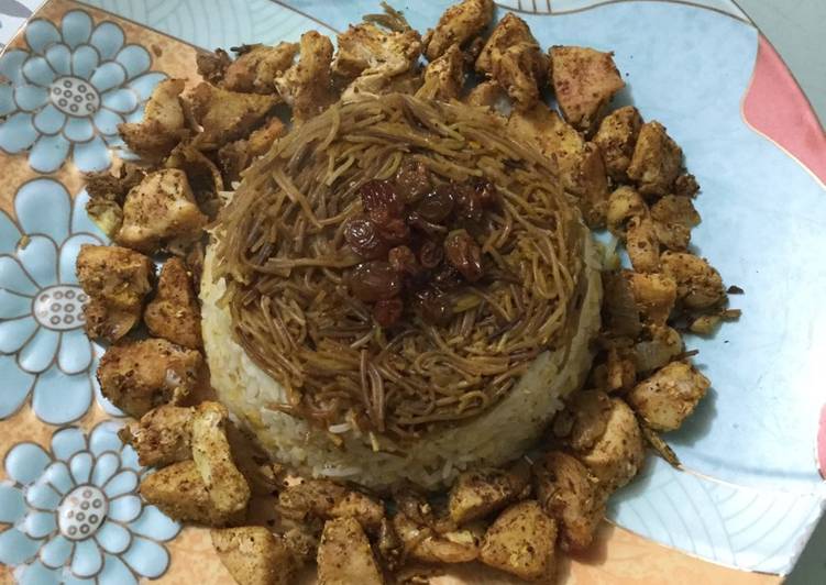 صدر دجاج متبل بالأرز و الشعرية