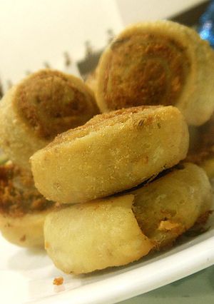 A picture of Aloo Roll.