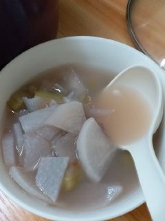 白蘿蔔涼瓜煲淮山瘦肉湯 的食譜成品照片