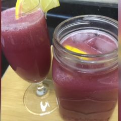 A picture of Pomegranate lemonade.