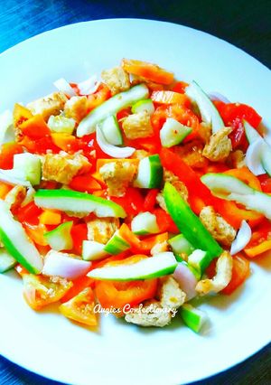 A picture of Panzanella (Italian bread salad).