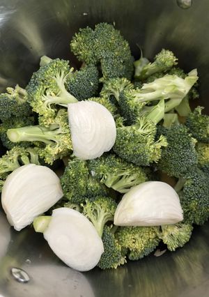 Brokkolikrémleves recept fotója