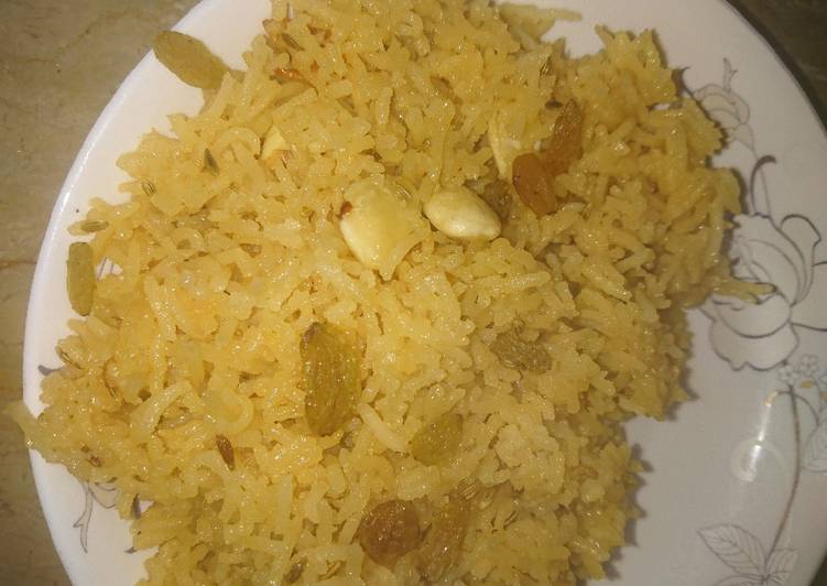 Jaggery rice (gur wale chawal)