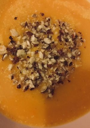 Une photo de Velouté de butternut aux noisettes
