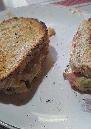 Una foto de Sándwiches de camarones y algo más