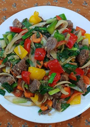 A picture of Shaking Beef (Thịt Bò Lúc Lắc).