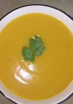 A picture of Butternut soup.