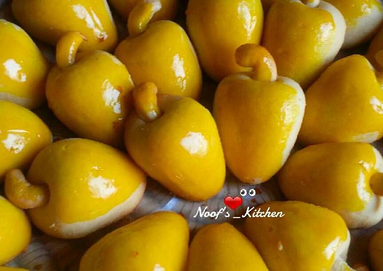Nastar Kinclong bentuk jambu mede
