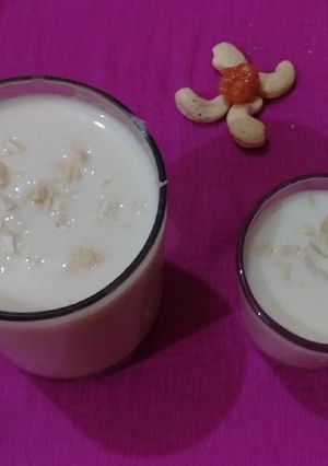 गुड लस्सी(gud lassi recipe in hindi) रेसिपी मुख्य फोटो