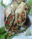 Wraps de pollo al limón con vegetales asados