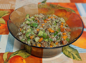 Una foto de Ensalada de quinoa y tres arroces