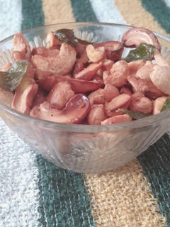 சுவையான முந்திரி வறுவல் (Munthiri varuval recipe in tamil) செய்முறை முக்கிய புகைப்படம்